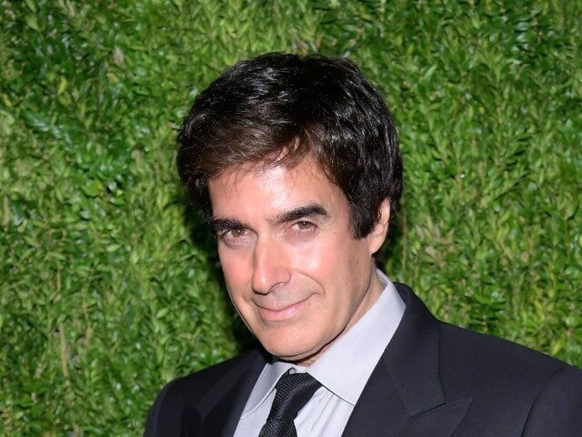 watch illusionist david copperfield claims he will make the moon disappear