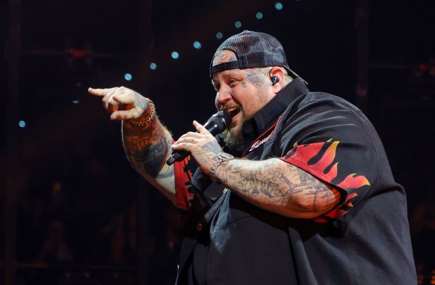 watch jelly roll claims four inaugural peoples choice country awards including male artist of 2023