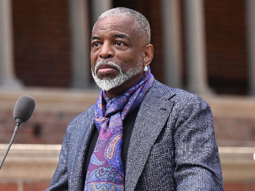 LeVar Burton at the grand opening and ribbon-cutting of the USC School of Dramatic Arts (S