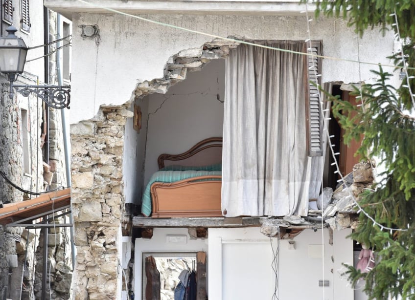 watch major quake devastates italian towns 120 dead thousands homeless