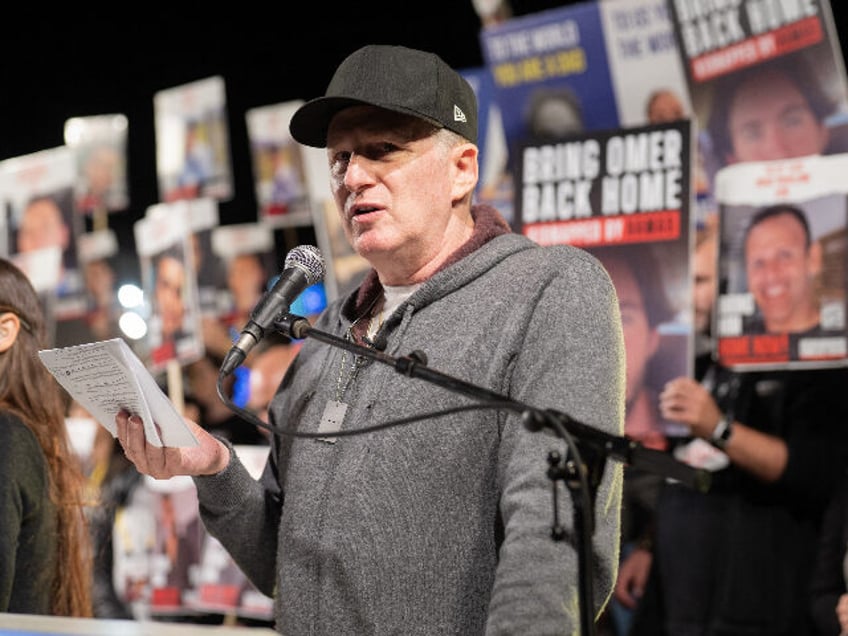 12/17/2023 Tel Aviv Israel. Michael Rapaport speaks at rally outside The Museum of Art kno