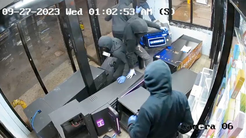 watch new footage of philadelphia looters ransacking pharmacies gas station with armloads of stolen goods