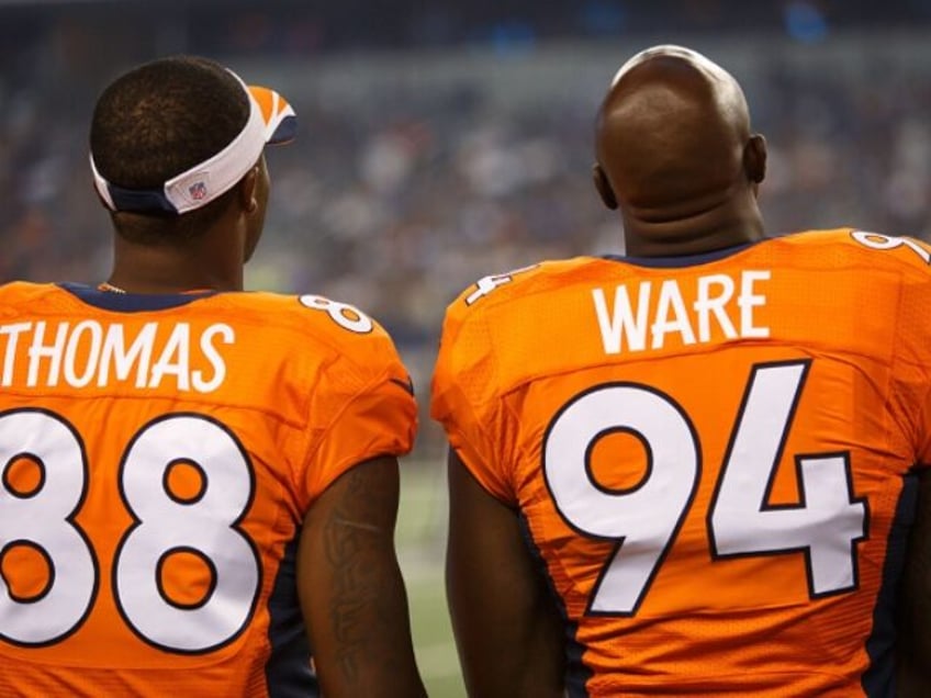 watch nfl great demarcus ware sings the national anthem in honor of late teammate