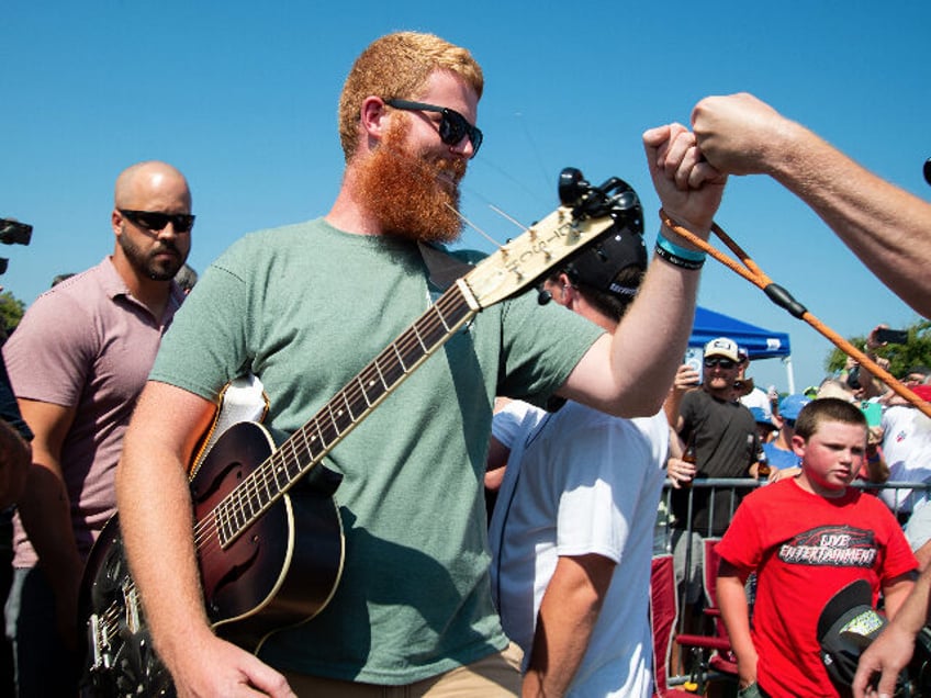 watch oliver anthonys rich men north of richmond makes first gop debate question