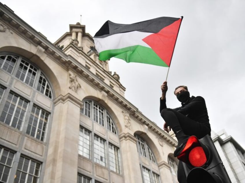 watch pro palestinian groups party and dance in london amid deadly terror attacks in israel