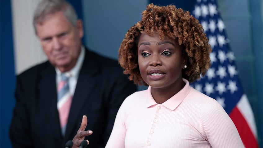 watch reporters pile on frustrated karine jean pierre over biden plan to join uaw picket