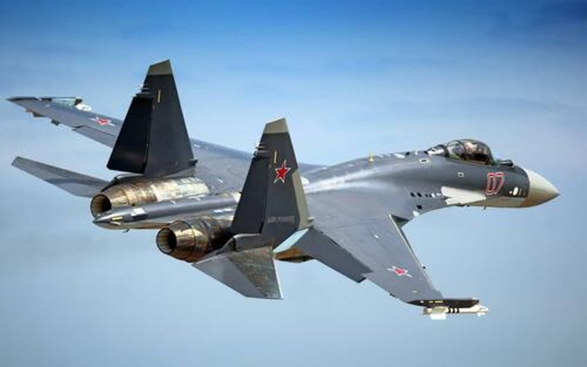watch russian su 35 jet reportedly shot down over crimea