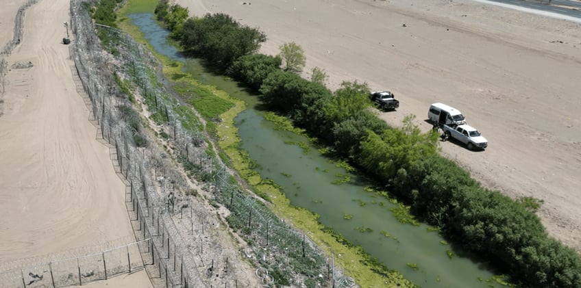 Texas Guard on banks of Rio  Grande.  (Randy Clark/Breitbart Texas)