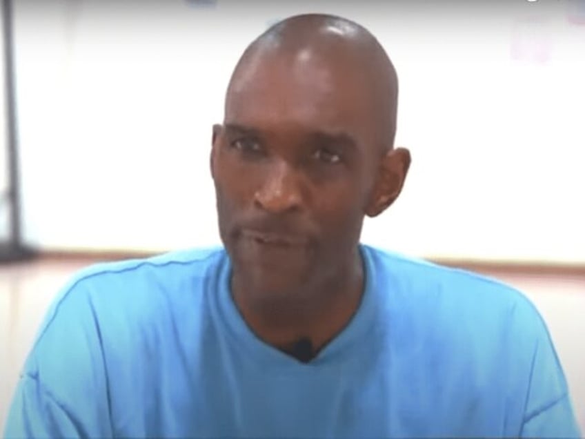 watch thats fcked up ex nba player joe smith becomes enraged after he discovers wifes onlyfans page