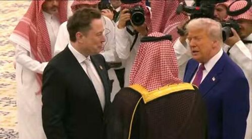 watch trumps lavish welcome in saudi arabia with whos who of tech ceos in tow