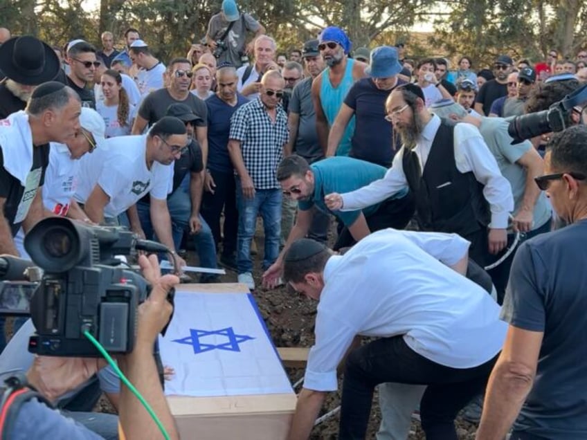 watch uk born mother daughters buried together in israel victims of hamas terror oct 7