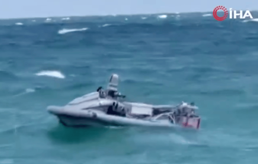 watch ukrainian kamikaze drone jet ski washes up on istanbul beach 