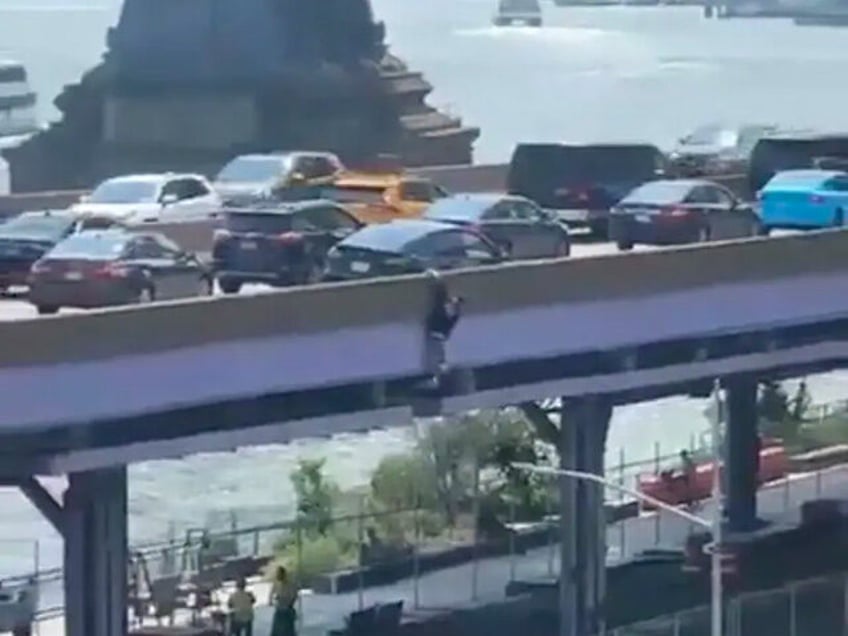 watch violent crime suspect jumps off nyc overpass and breaks legs