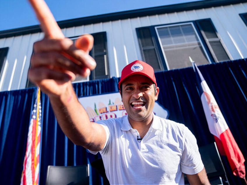 watch vivek ramaswamy raps eminems lose yourself at iowa state fair