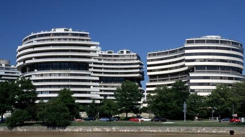 watergates continuing legacy dishonest media and clueless republicans