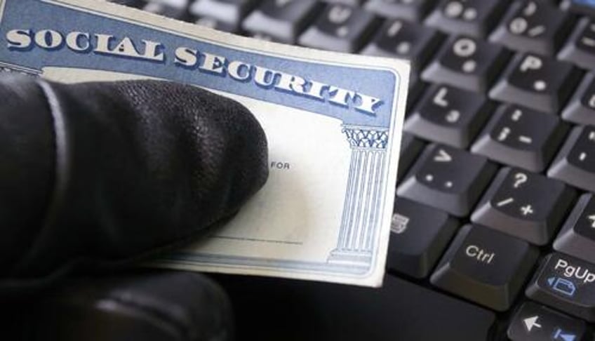 we dont need an executive order to bar illegals from social security we need a government that obeys the law