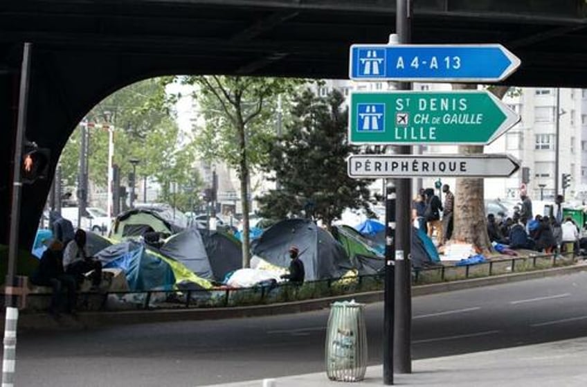 we no longer feel safe paris residents fear next wave of migrants arriving from lampedusa