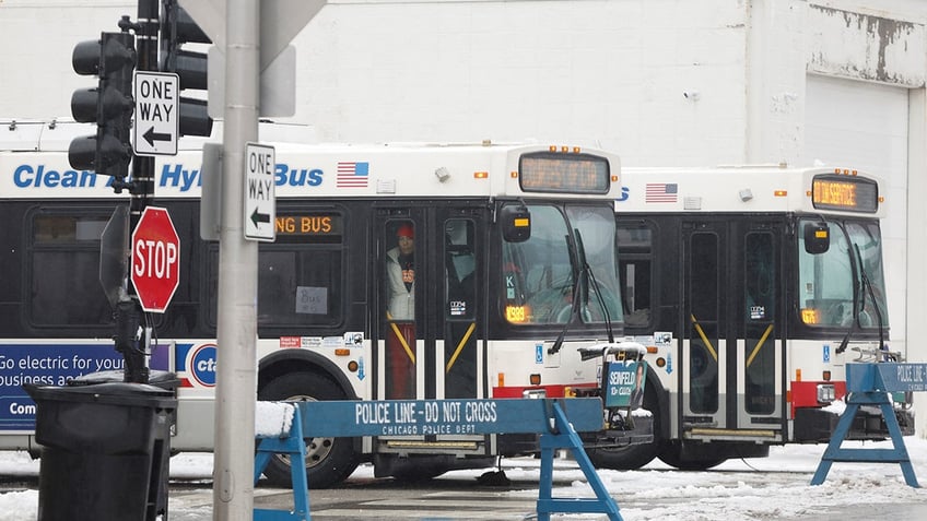 Chicago warming bus for migrants
