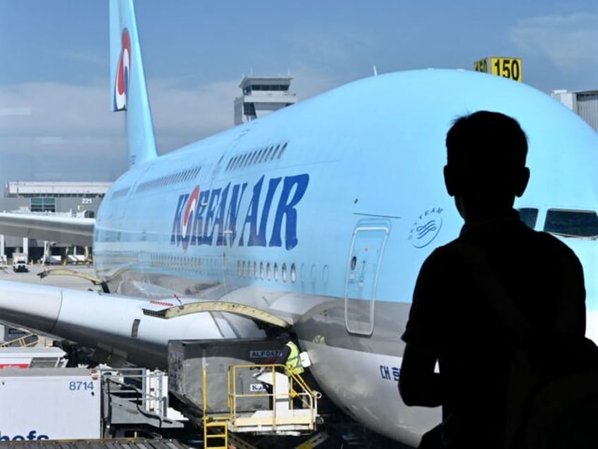 weigh to go korean air to ask passengers to stand on scales before boarding