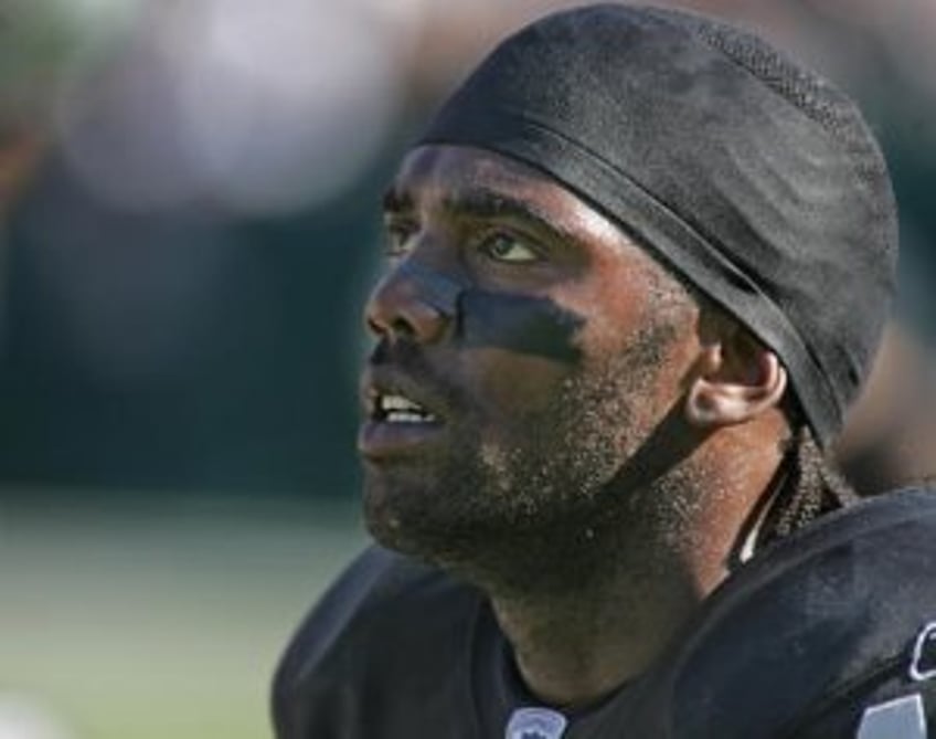 Well wishes pour in after NFL Hall of Famer Randy Moss reveals cancer diagnosis