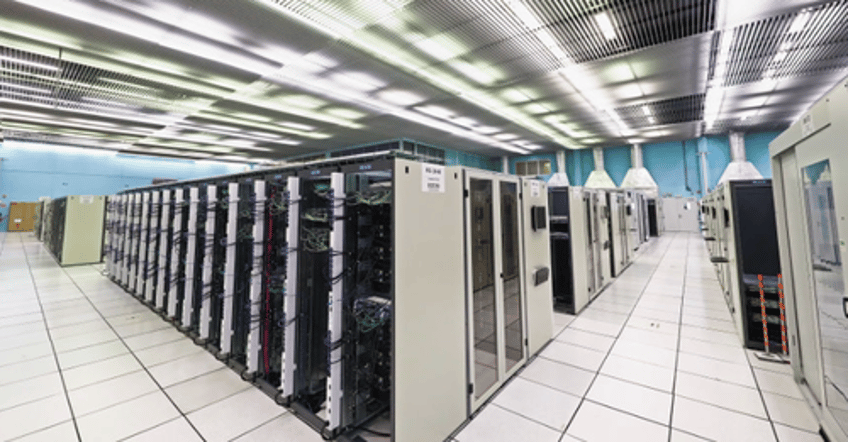 wells fargo analysts say amazon paused some data center lease commitments