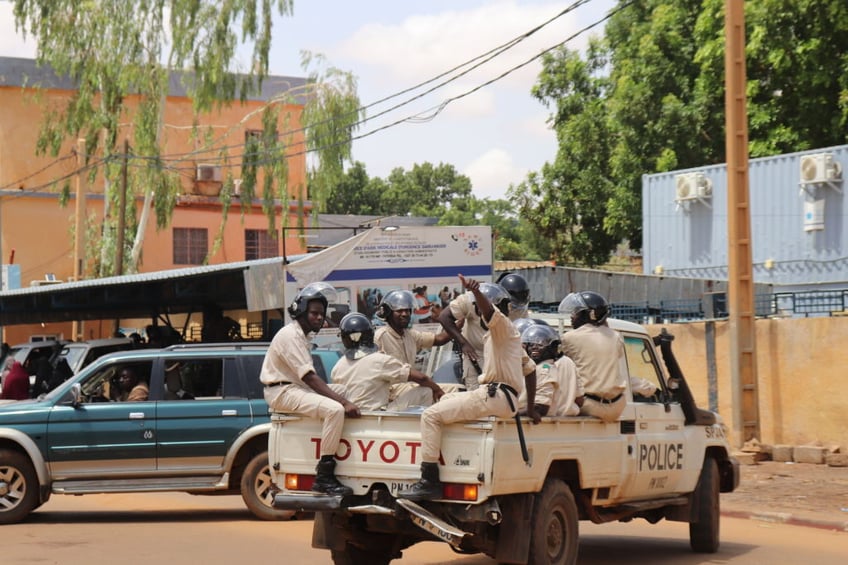 west african neighbors threaten to invade niger in response to coup