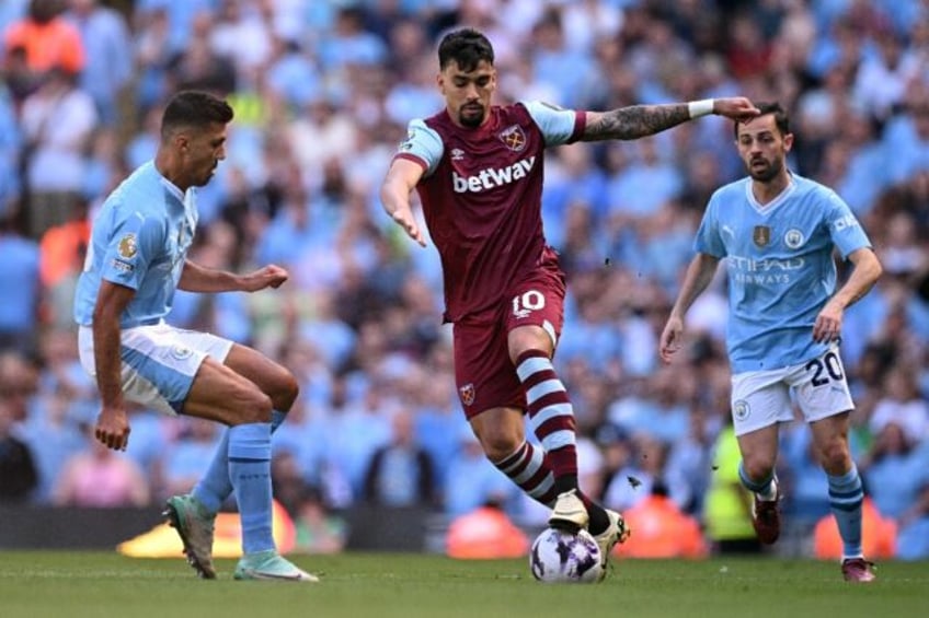 West Ham midfielder Lucas Paqueta (C)