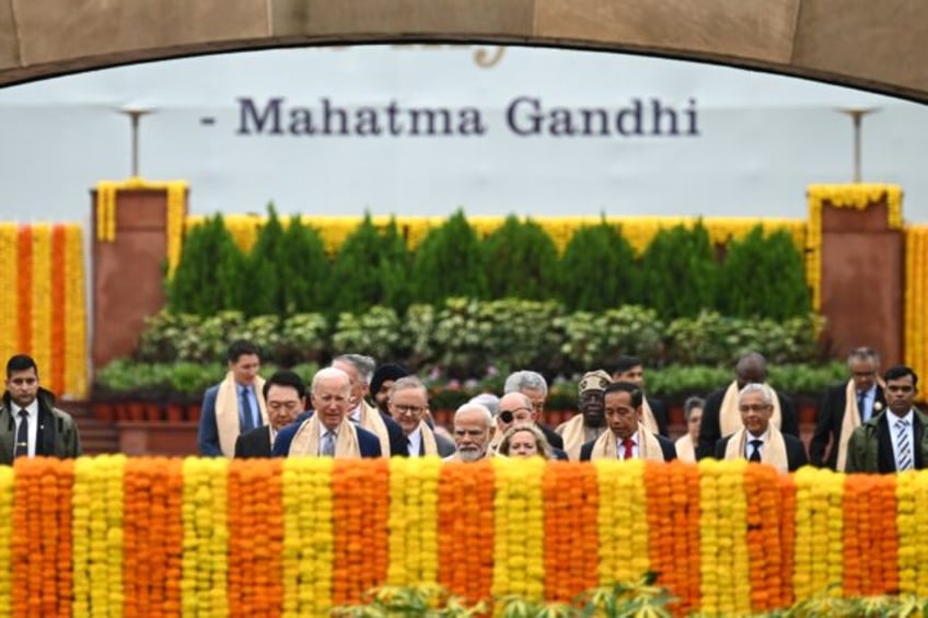 wet feet dampen g20 leaders gandhi tributes in india