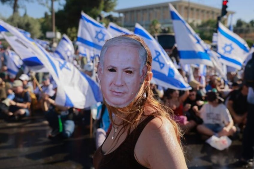 what are israels controversial judicial overhaul plans