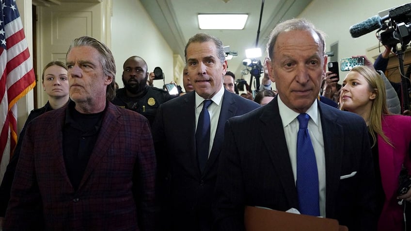 Hunter Biden walks out of a House Oversight Committee hearing