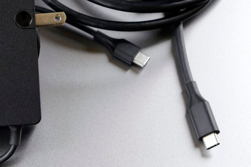 what is usb c the charging socket that replaced apples lightning cable