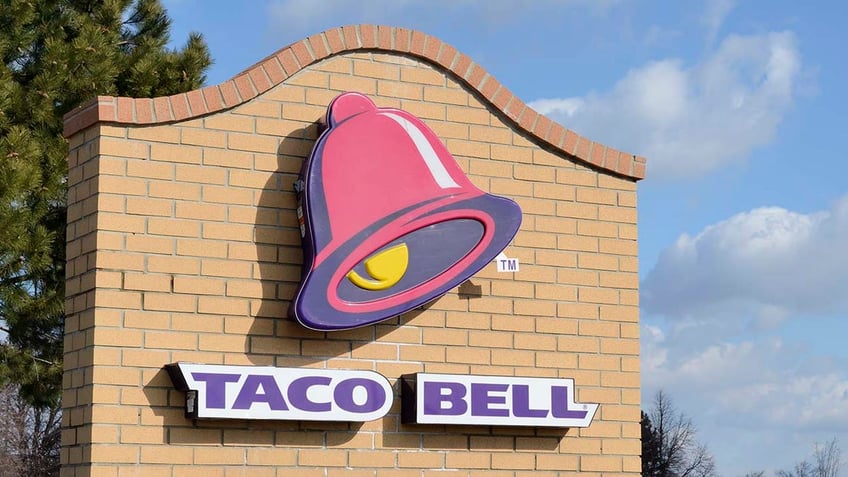 Taco Bell sign