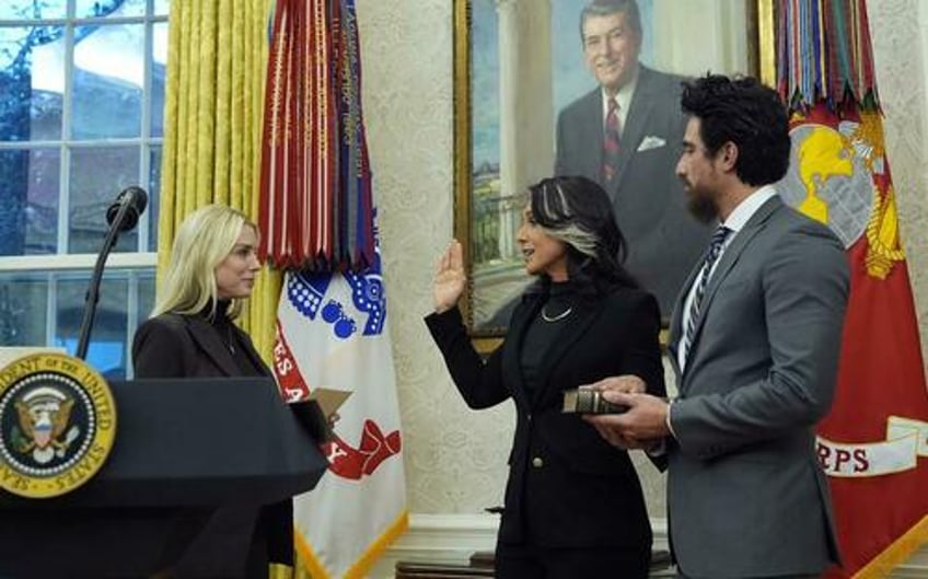 Tulsi Gabbard swearing in