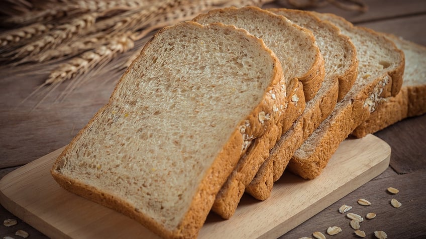 white bread vs whole wheat bread is one better for you