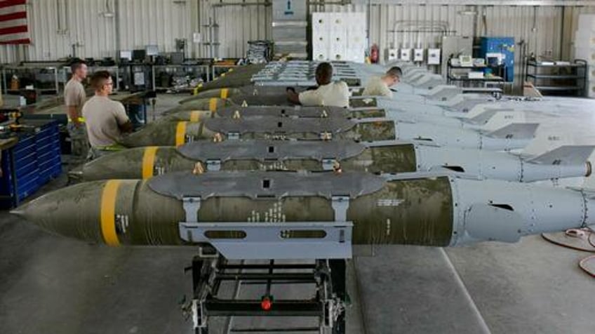white house approves transfer to israel of more bombs jets worth billions