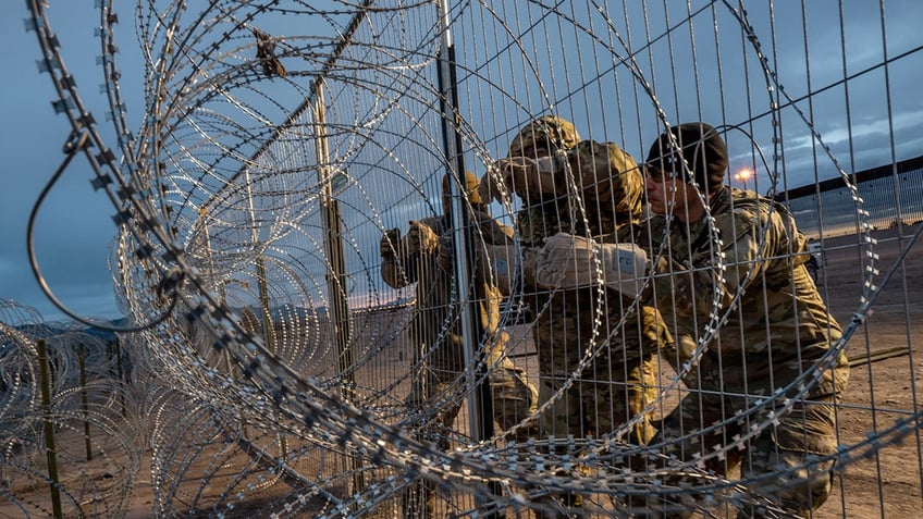 Texas border wire