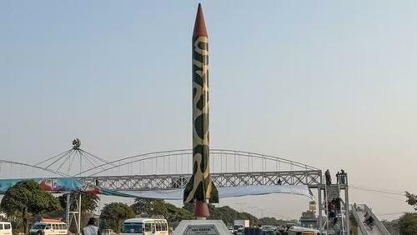 white house says pakistan developing long range nuke capable missile which can reach us