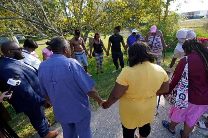 white shooter kills 3 black people in florida hate crime as washington celebrates kings dream