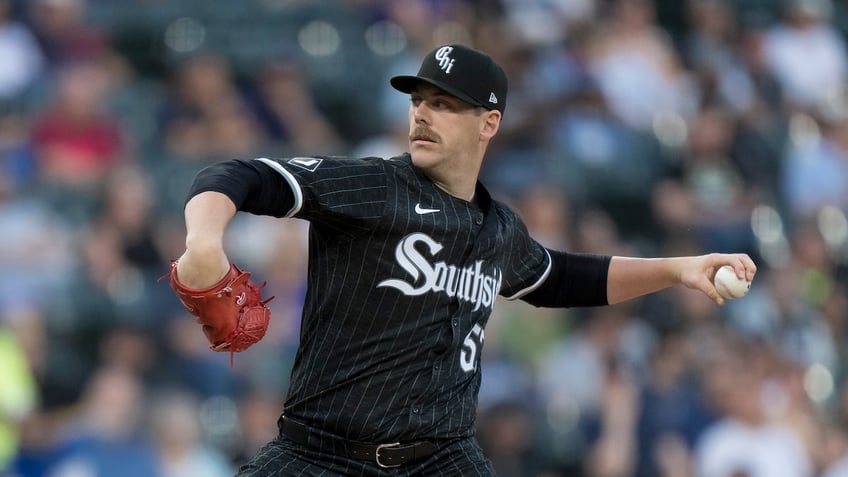 Ky Bush of the Chicago White Sox pitches.