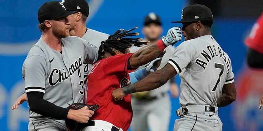 white soxs tim anderson breaks silence after jose ramirez fight with cryptic tweets