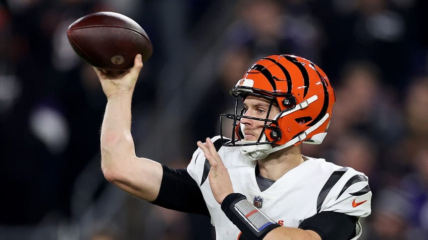 who is joe burrows replacement meet new bengals starting quarterback jake browning