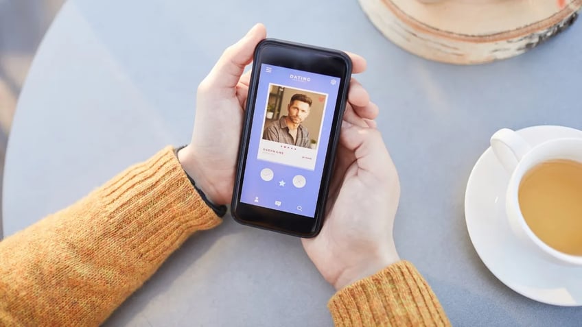 why you should never give someone your phone number on dating apps