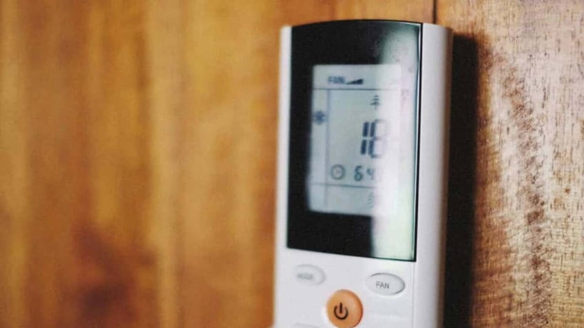 A smart thermostat  (Kurt "CyberGuy" Knutsson)   