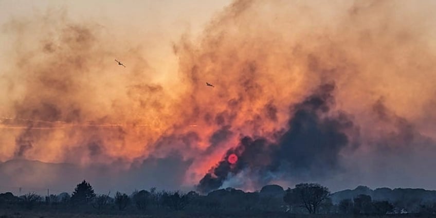 wildfire near french seaside resort of argeles sur mer contained vacationers begin returning to campsites