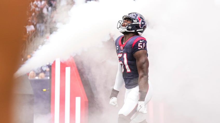 will anderson jr on texans surprising success this season giving back to houston community