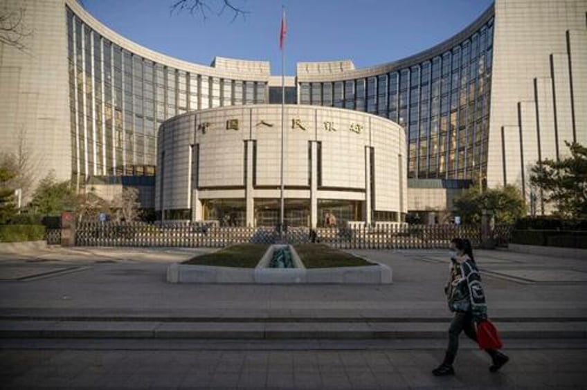 will beijing de dollarize or dump us treasury debt
