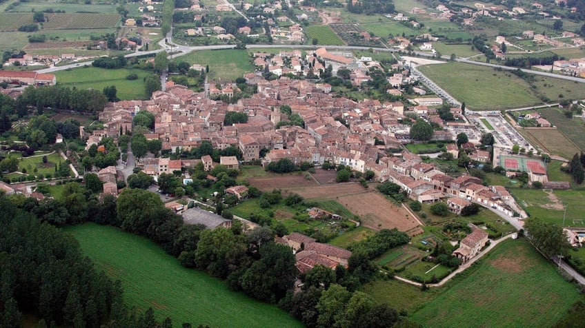 An aerial view of Pitt and Jolie's property in France