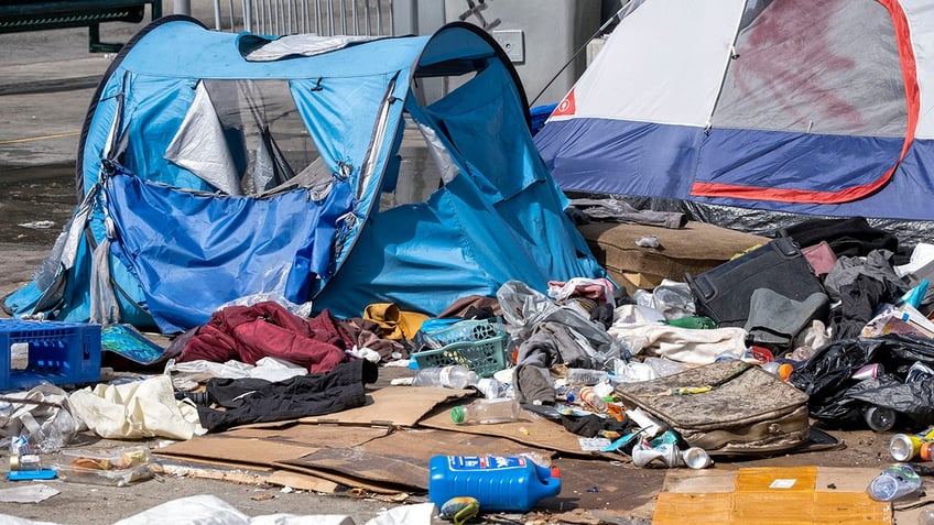 LA homeless tent and debris