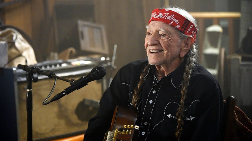 willie nelson admits he hasnt always had unquestionable honor as he reflects on his life