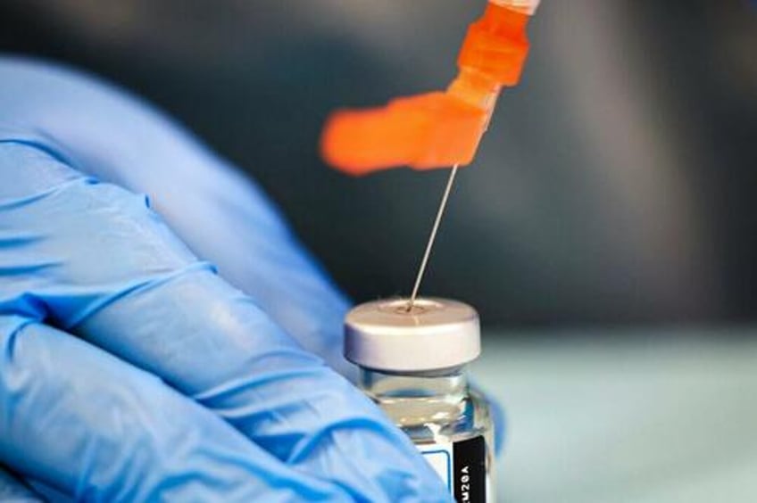 wisconsin breaks from cdc keeps covid 19 vaccine recommendation for pregnant women